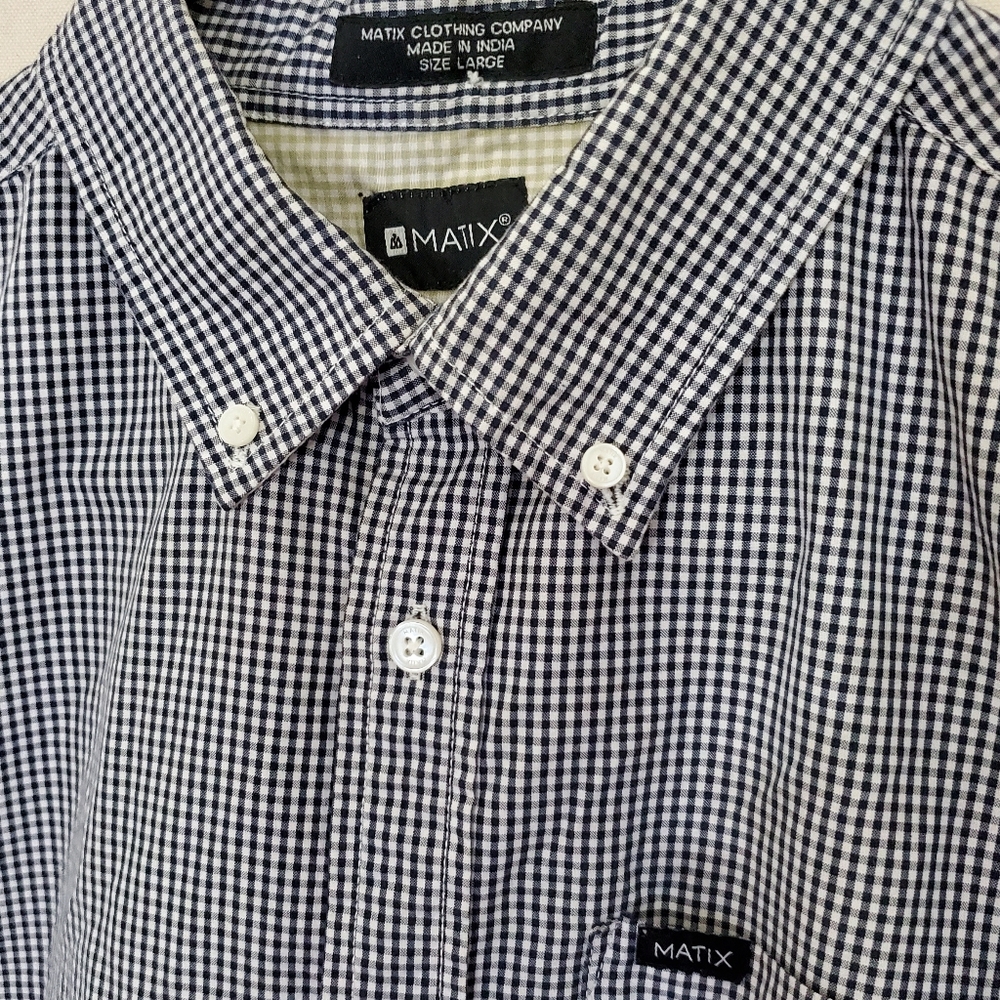 Matix Short Sleeve Button up Large *